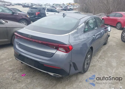 2021 Kia K5 Lxs z USA, uszkodzony, nr VIN 5XXG14J27MG060185